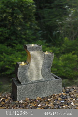 つけられた小さく装飾的な水噴水 サプライヤー