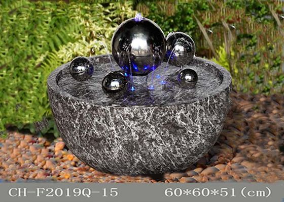 Polyresin青く白いSsの球は噴水の庭の装飾を導いた サプライヤー